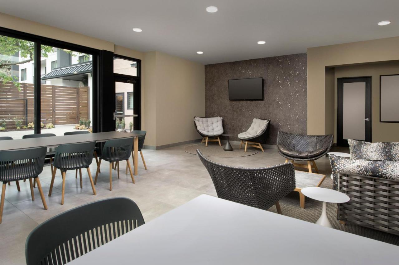 Courtyard By Marriott Portland Tigard Hotel Exterior photo