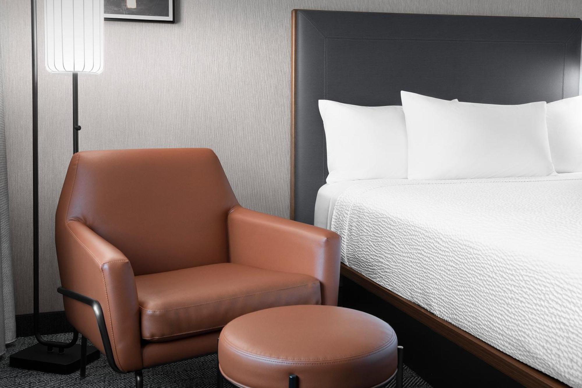 Courtyard By Marriott Portland Tigard Hotel Exterior photo