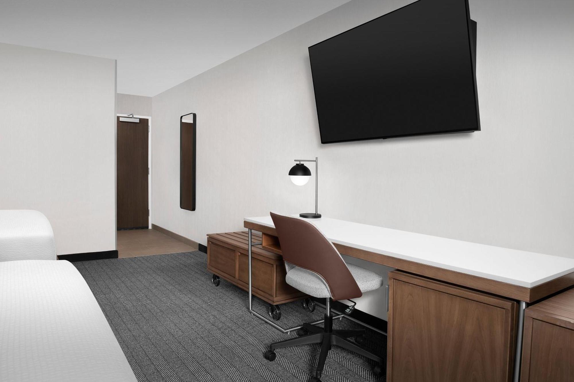 Courtyard By Marriott Portland Tigard Hotel Exterior photo